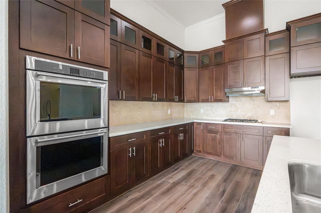 6413 N Ridgecrest Drive, Hitchcock, TX 77563