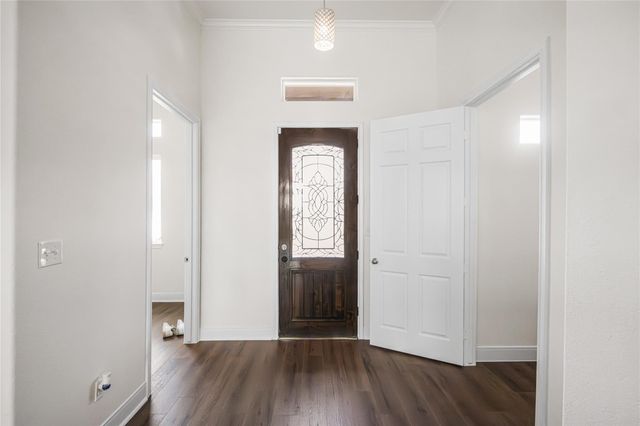 6413 N Ridgecrest Drive, Hitchcock, TX 77563