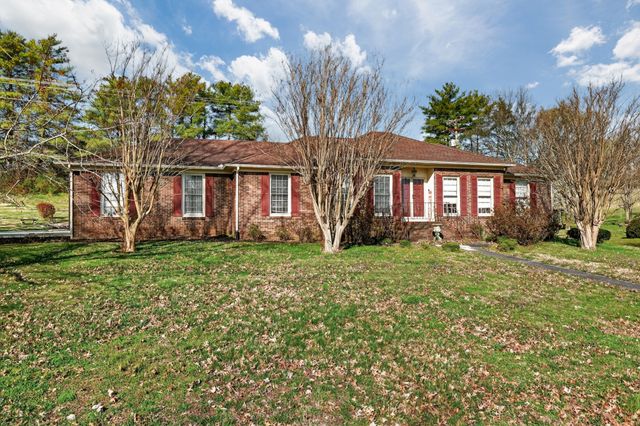 1882 Wellsbrook Dr, Fayetteville, TN 37334