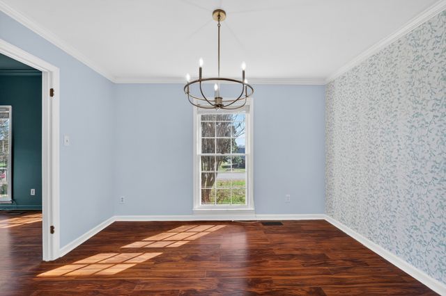 1882 Wellsbrook Dr, Fayetteville, TN 37334