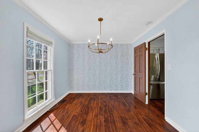 1882 Wellsbrook Dr, Fayetteville, TN 37334