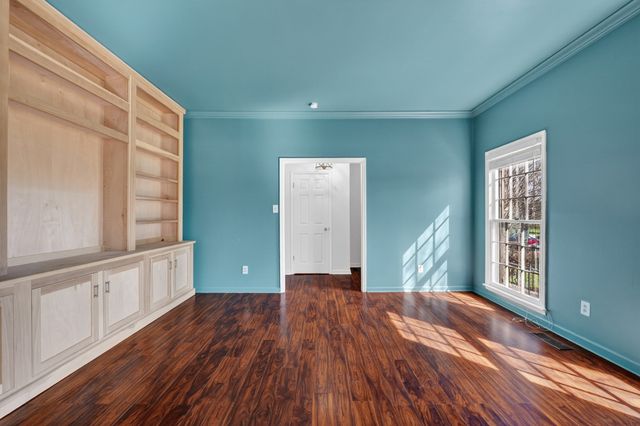 1882 Wellsbrook Dr, Fayetteville, TN 37334