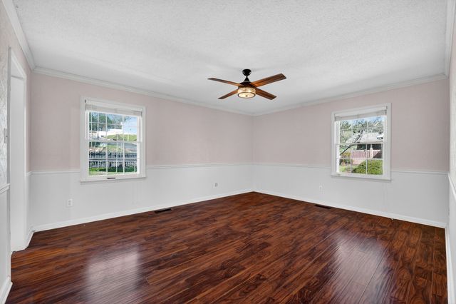 1882 Wellsbrook Dr, Fayetteville, TN 37334