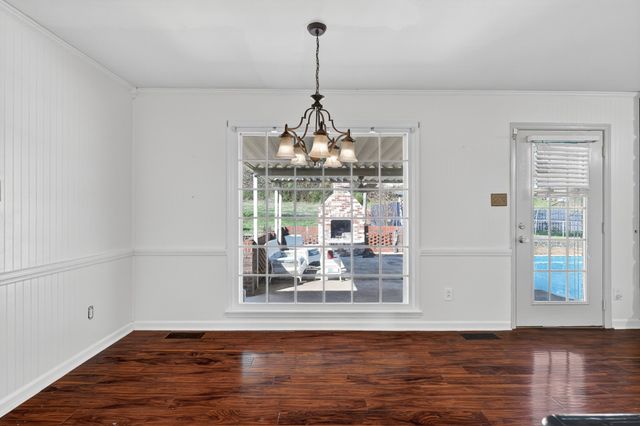 1882 Wellsbrook Dr, Fayetteville, TN 37334