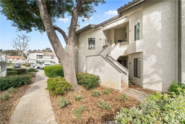 18 Town And Country, Pomona, CA 91766