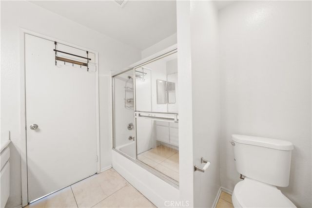 18 Town And Country, Pomona, CA 91766