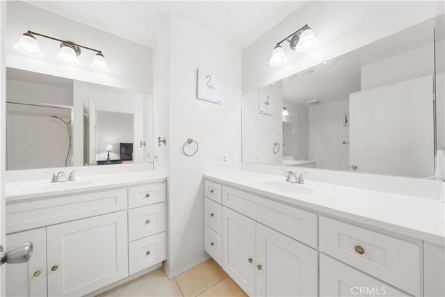 18 Town And Country, Pomona, CA 91766