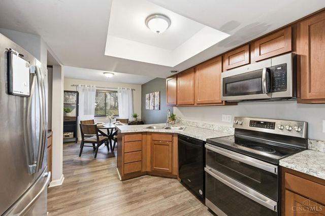 287 Bedford Glen Lane, Springdale, OH 45246