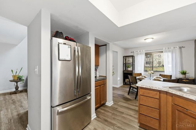 287 Bedford Glen Lane, Springdale, OH 45246