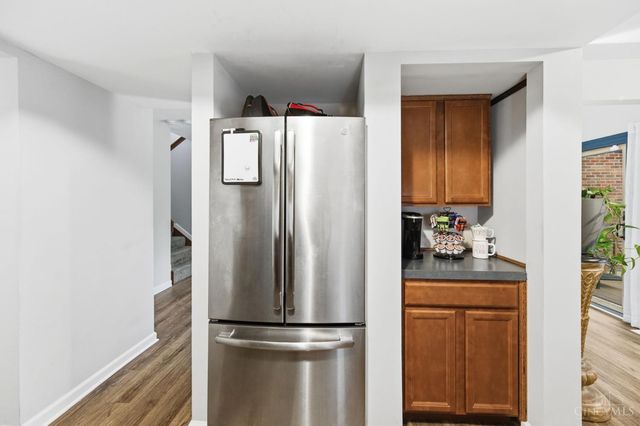 287 Bedford Glen Lane, Springdale, OH 45246