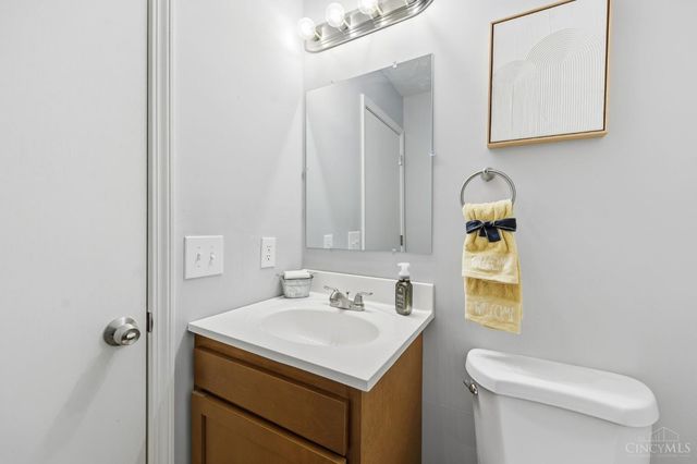 287 Bedford Glen Lane, Springdale, OH 45246