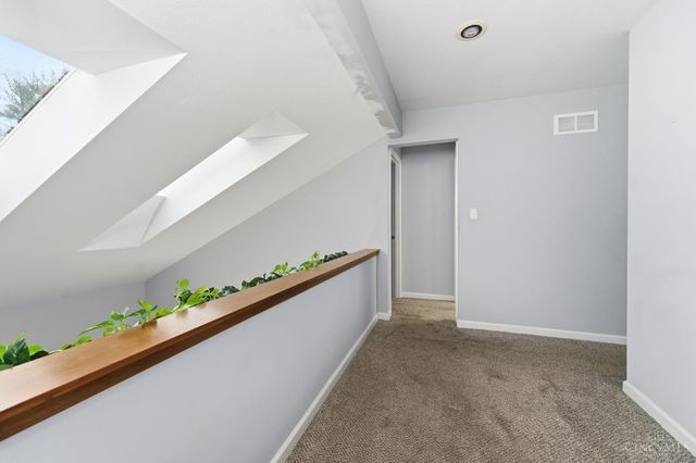 287 Bedford Glen Lane, Springdale, OH 45246