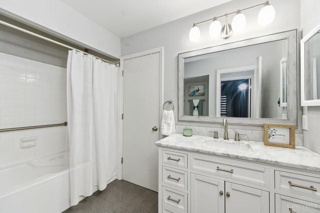 287 Bedford Glen Lane, Springdale, OH 45246