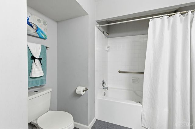 287 Bedford Glen Lane, Springdale, OH 45246