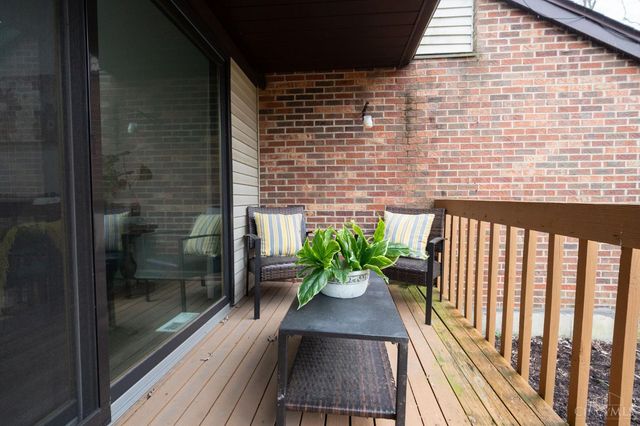 287 Bedford Glen Lane, Springdale, OH 45246