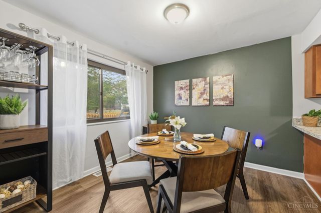 287 Bedford Glen Lane, Springdale, OH 45246