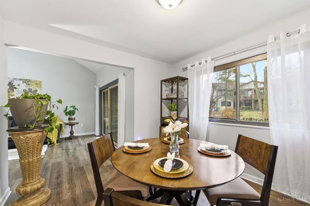 287 Bedford Glen Lane, Springdale, OH 45246