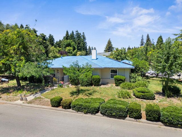 9901 Wild Oak Ct, Oakdale, CA 95361