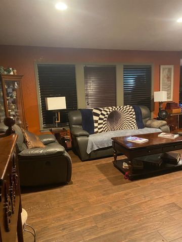 9901 Wild Oak Ct, Oakdale, CA 95361