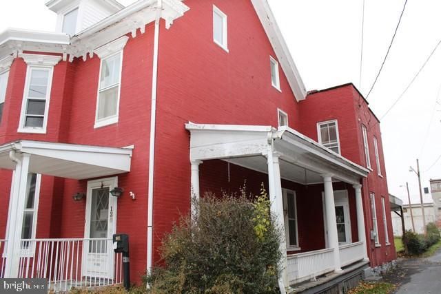 130 S BROAD STREET, Waynesboro, PA 17268