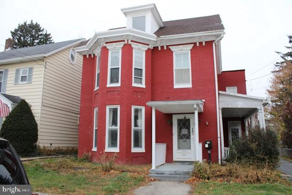 130 S BROAD STREET, Waynesboro, PA 17268