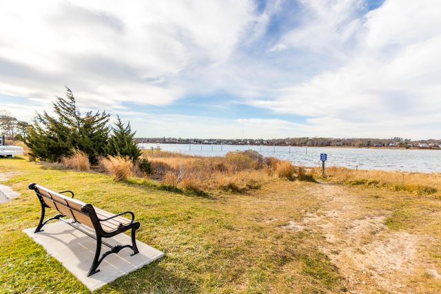 16 Edgewood Drive, East Falmouth, MA 02536