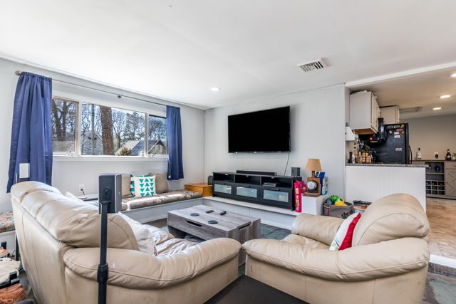 16 Edgewood Drive, East Falmouth, MA 02536