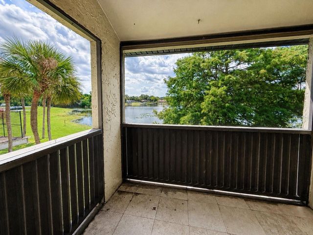 914 LAKE DESTINY ROAD F, Altamonte Springs, FL 32714