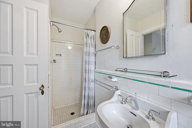 3721 MASSACHUSETTS AVE NW, Washington, DC 20016