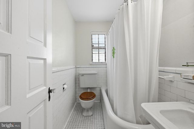 3721 MASSACHUSETTS AVE NW, Washington, DC 20016
