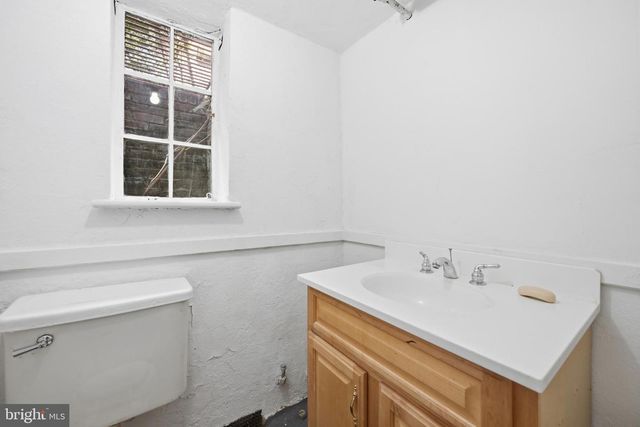 3721 MASSACHUSETTS AVE NW, Washington, DC 20016