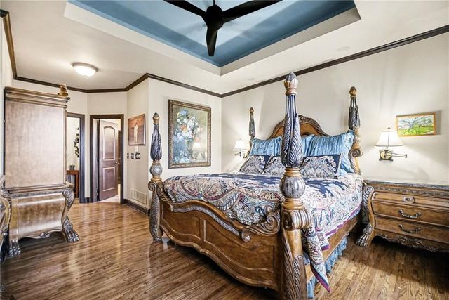 10009 N Euclid Avenue, Kansas City, MO 64155