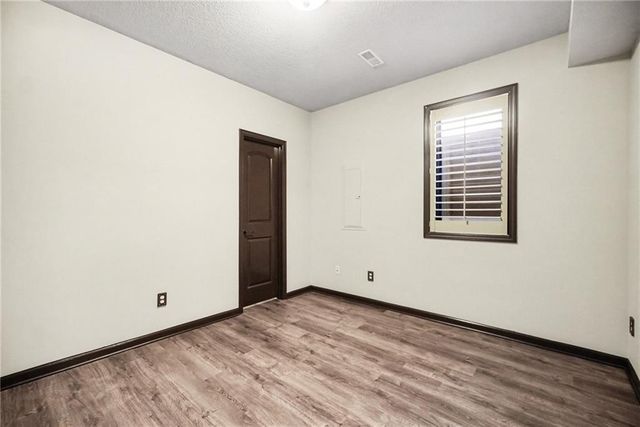 10009 N Euclid Avenue, Kansas City, MO 64155