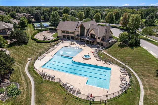 10009 N Euclid Avenue, Kansas City, MO 64155