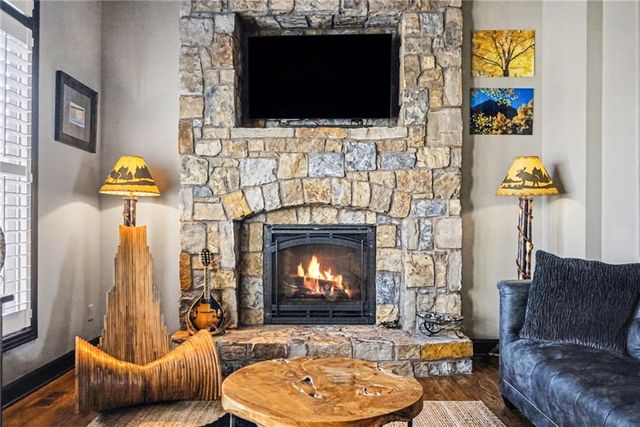 10009 N Euclid Avenue, Kansas City, MO 64155