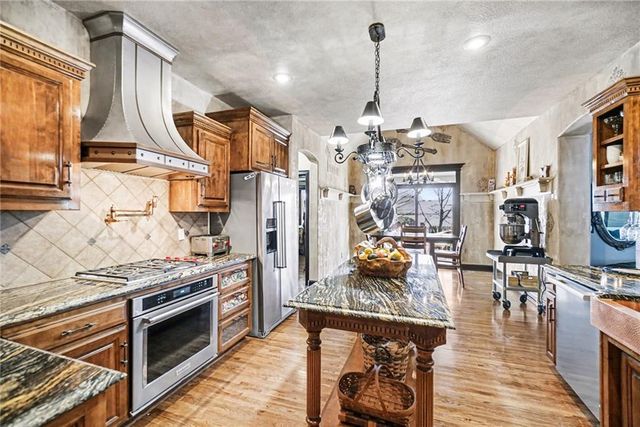 10009 N Euclid Avenue, Kansas City, MO 64155