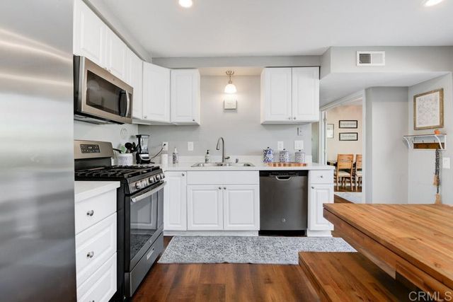 10889 Lamentin Court, San Diego, CA 92124