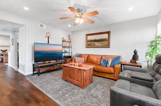 10889 Lamentin Court, San Diego, CA 92124