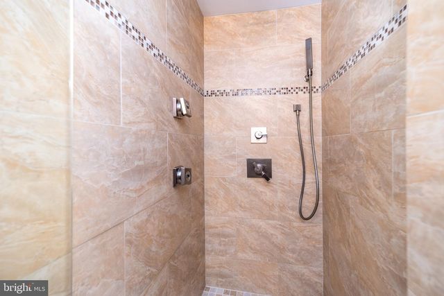 1630 BONNIE BRAE DR, Huntingdon Valley, PA 19006