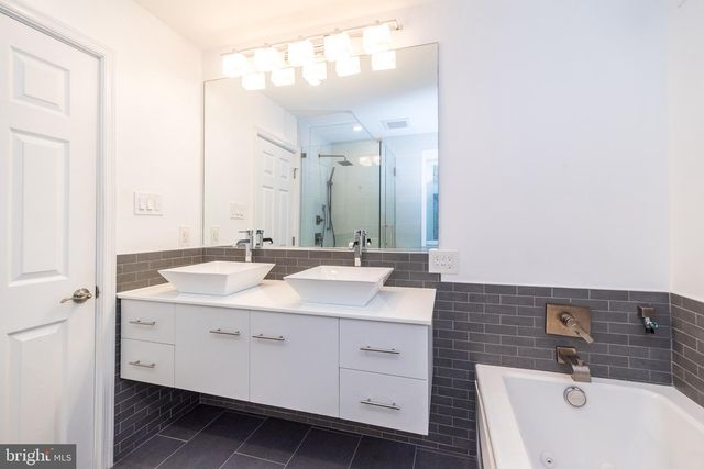 1630 BONNIE BRAE DR, Huntingdon Valley, PA 19006