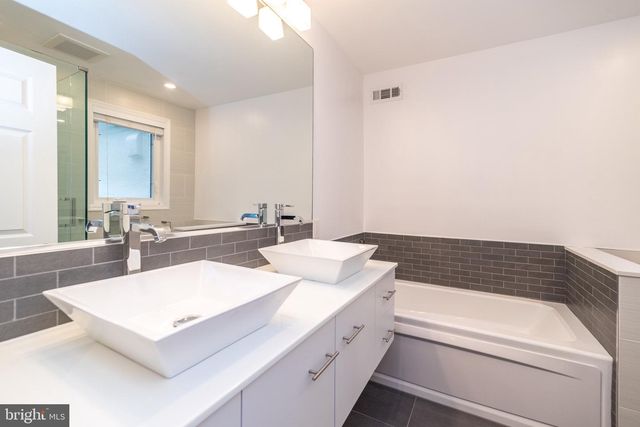 1630 BONNIE BRAE DR, Huntingdon Valley, PA 19006