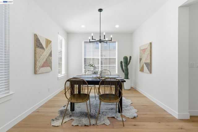 151 S Vista Hermosa St, Mountain House, CA 95391