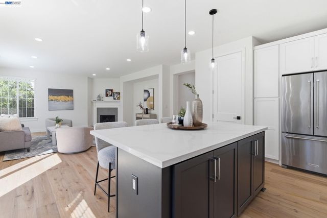 151 S Vista Hermosa St, Mountain House, CA 95391