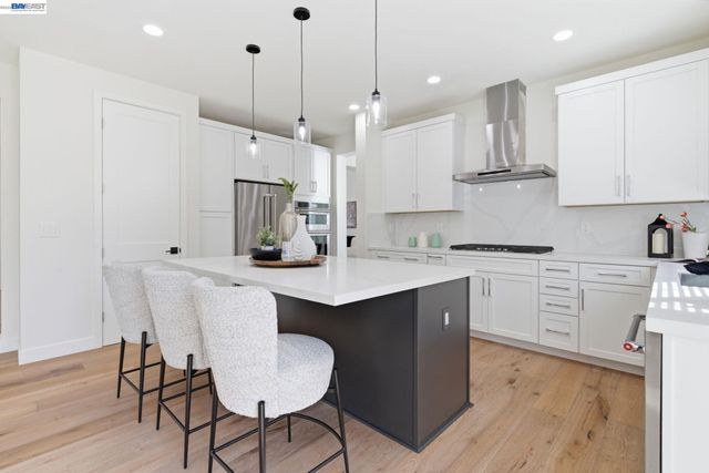 151 S Vista Hermosa St, Mountain House, CA 95391