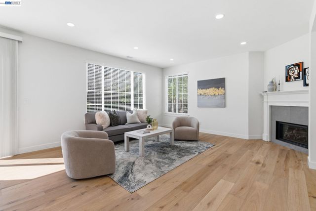 151 S Vista Hermosa St, Mountain House, CA 95391