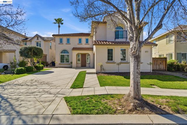 151 S Vista Hermosa St, Mountain House, CA 95391