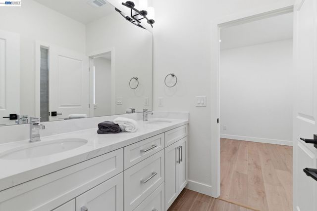 151 S Vista Hermosa St, Mountain House, CA 95391