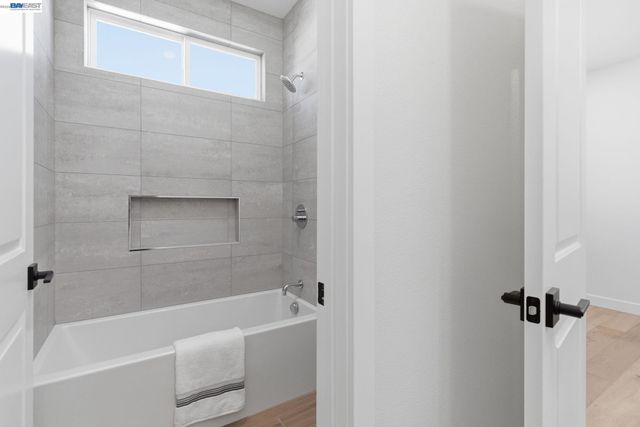 151 S Vista Hermosa St, Mountain House, CA 95391