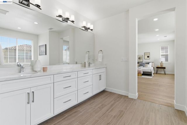 151 S Vista Hermosa St, Mountain House, CA 95391