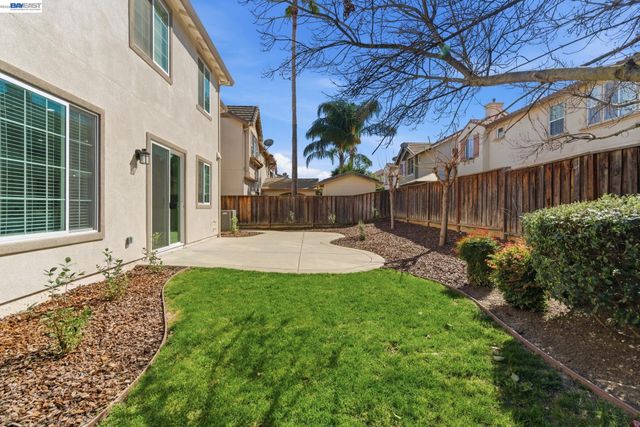 151 S Vista Hermosa St, Mountain House, CA 95391